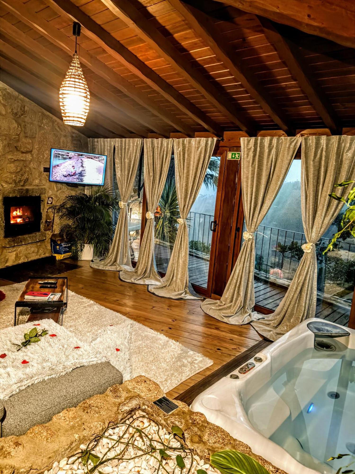 فندق Casa Favo De Mel - Jacuzzi Privado & Lareira - Piscina اركوس دي فالديفيز المظهر الخارجي الصورة